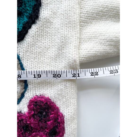 Women's Vintage White Floral Cardigan Sweater Size Medium - Picture 7 of 7